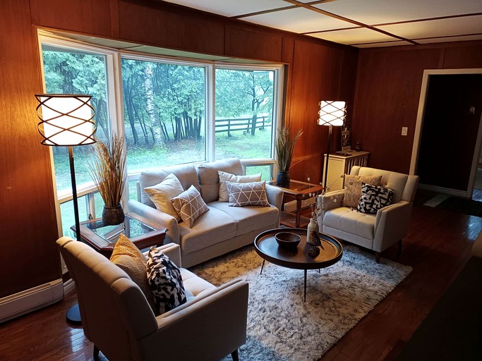 Cottages (Canada, Kawartha Lakes, Ontario)
