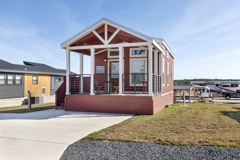 Cozy Tiny Home Retreat with Pool and Resort Access Near Fredericksburg, TX