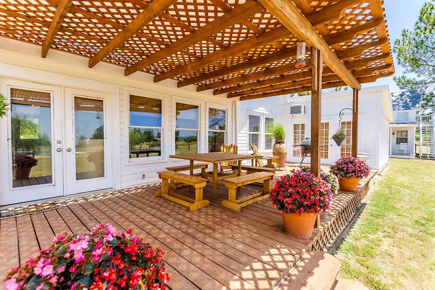 Stunning Lakefront Cottage with Amazing Outdoor Living Area in Fredericksburg, Texas