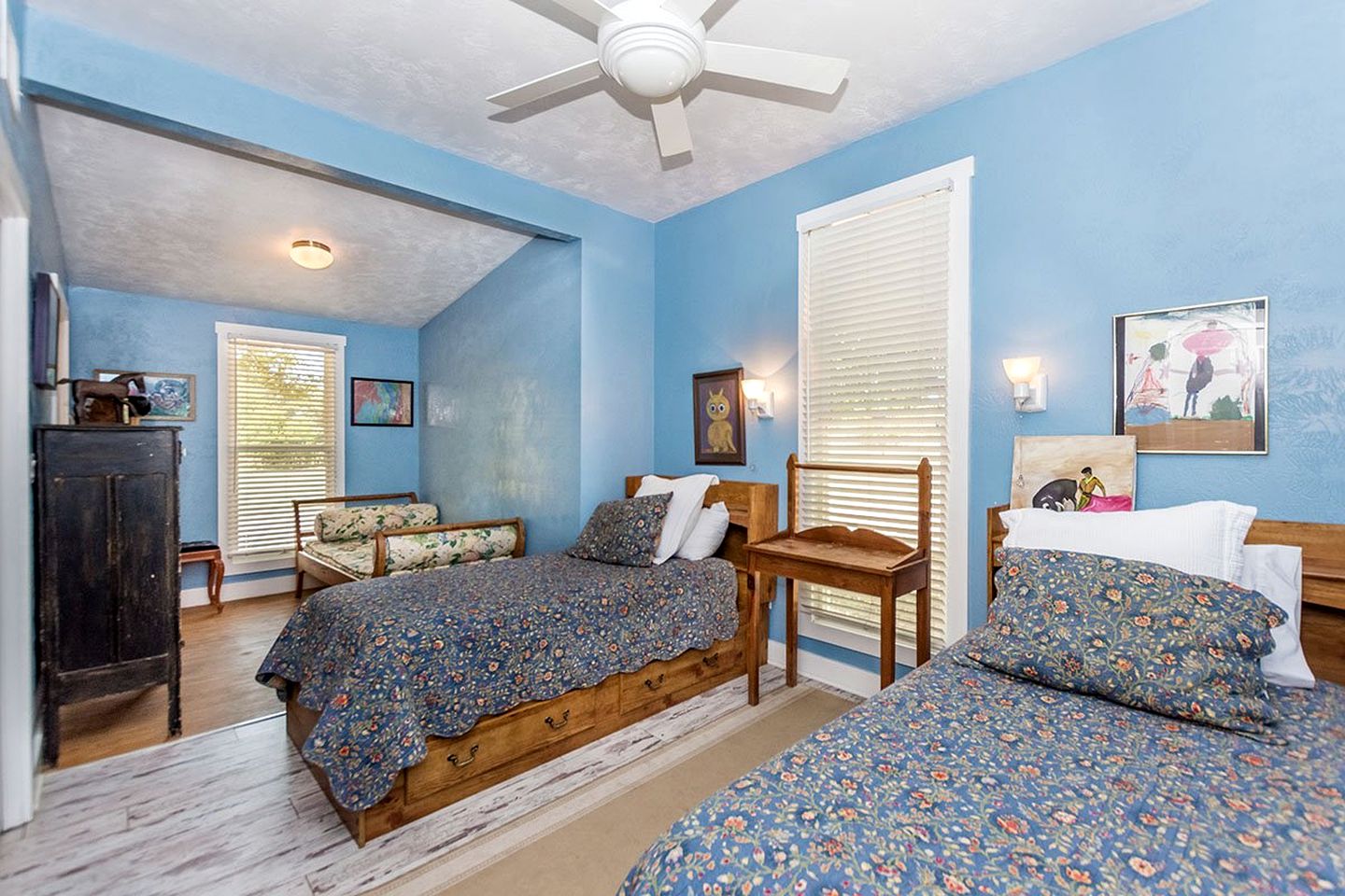 Stunning Lakefront Cottage with Amazing Outdoor Living Area in Fredericksburg, Texas