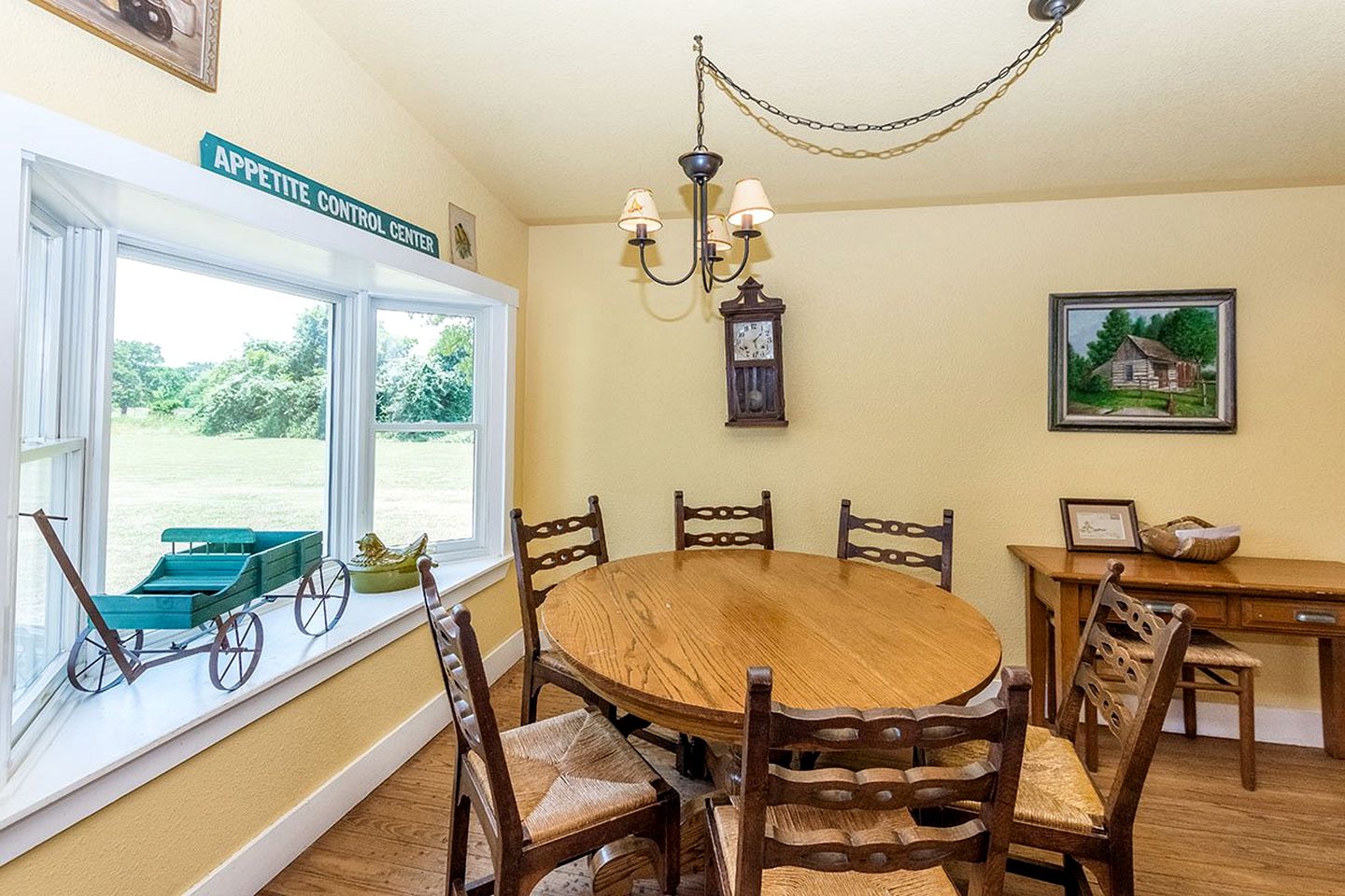 Stunning Lakefront Cottage with Amazing Outdoor Living Area in Fredericksburg, Texas