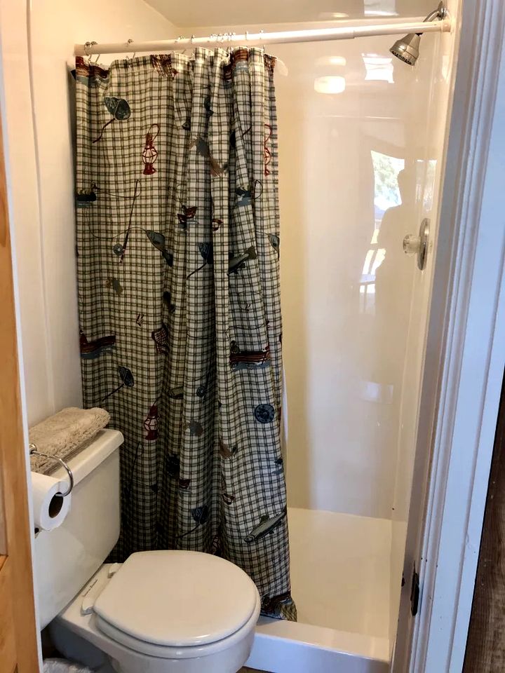 Pet-Friendly Studio Cabin with BBQ and Porch in South Dakota