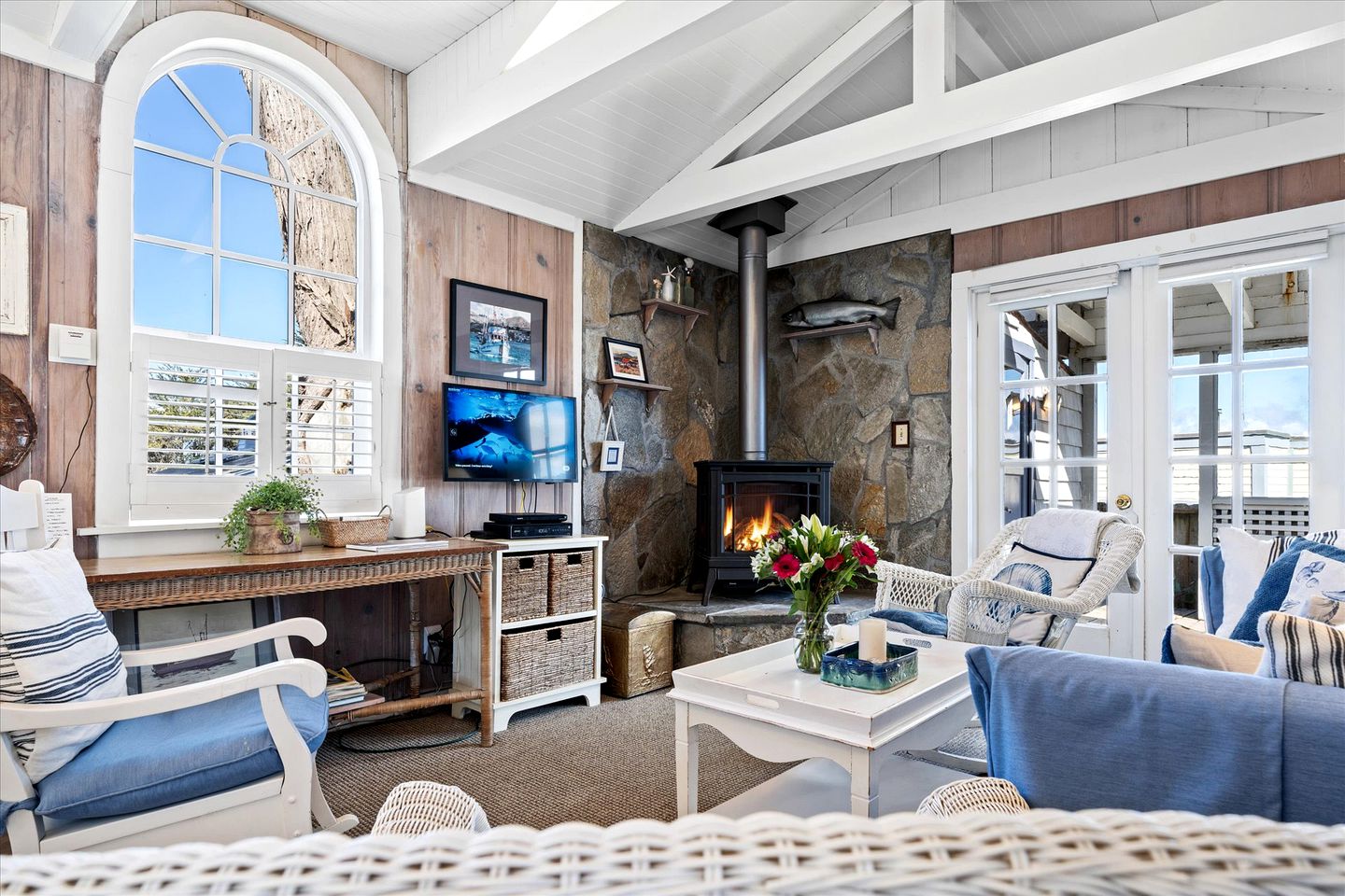 Stunning Vacation Rental, Walking Distance from the Beach in Bodega Bay, California