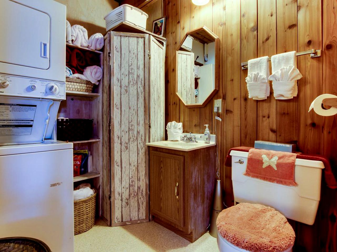 DogFriendly Cabin near Pacific City, Oregon