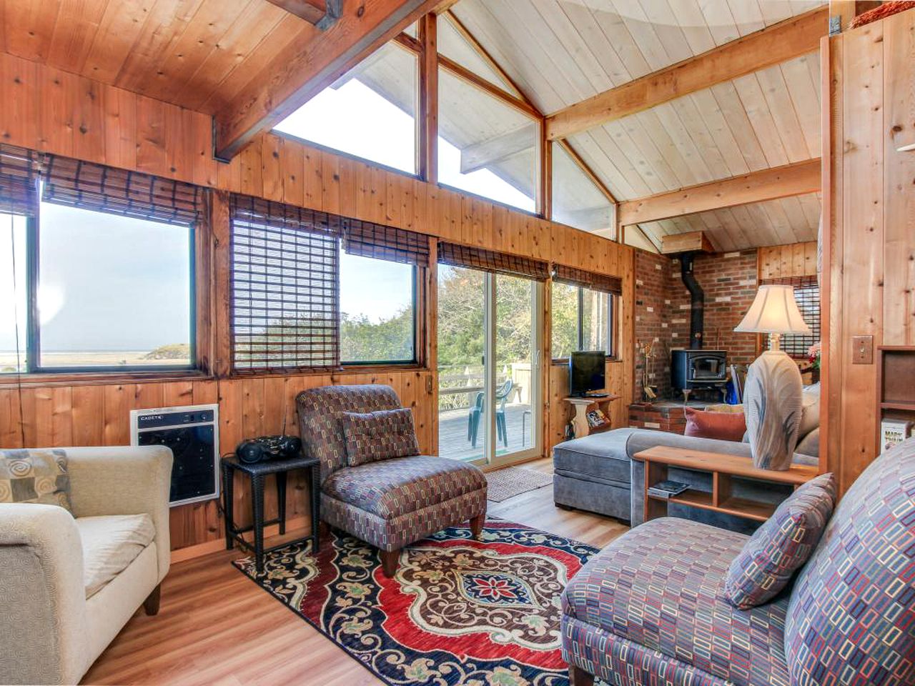 DogFriendly Cabin near Pacific City, Oregon