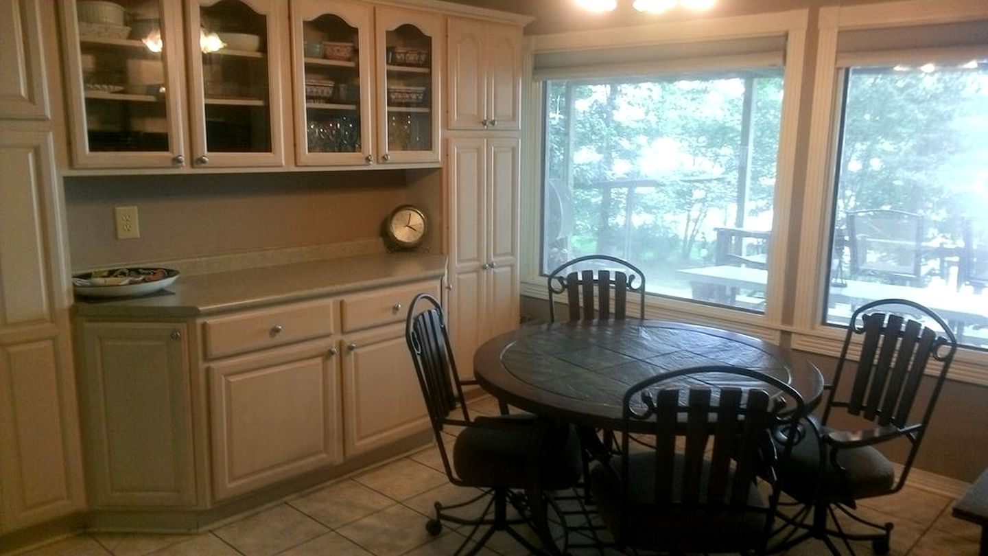 Lakeside Cottage Rental near Farmerville, Louisiana