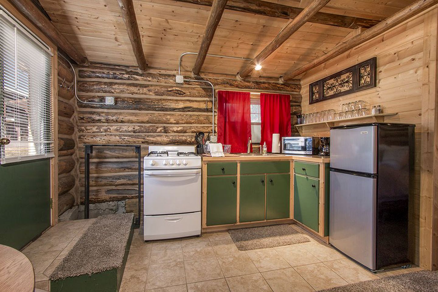 Cozy Cabin for a Romantic Getaway in Frisco, Colorado