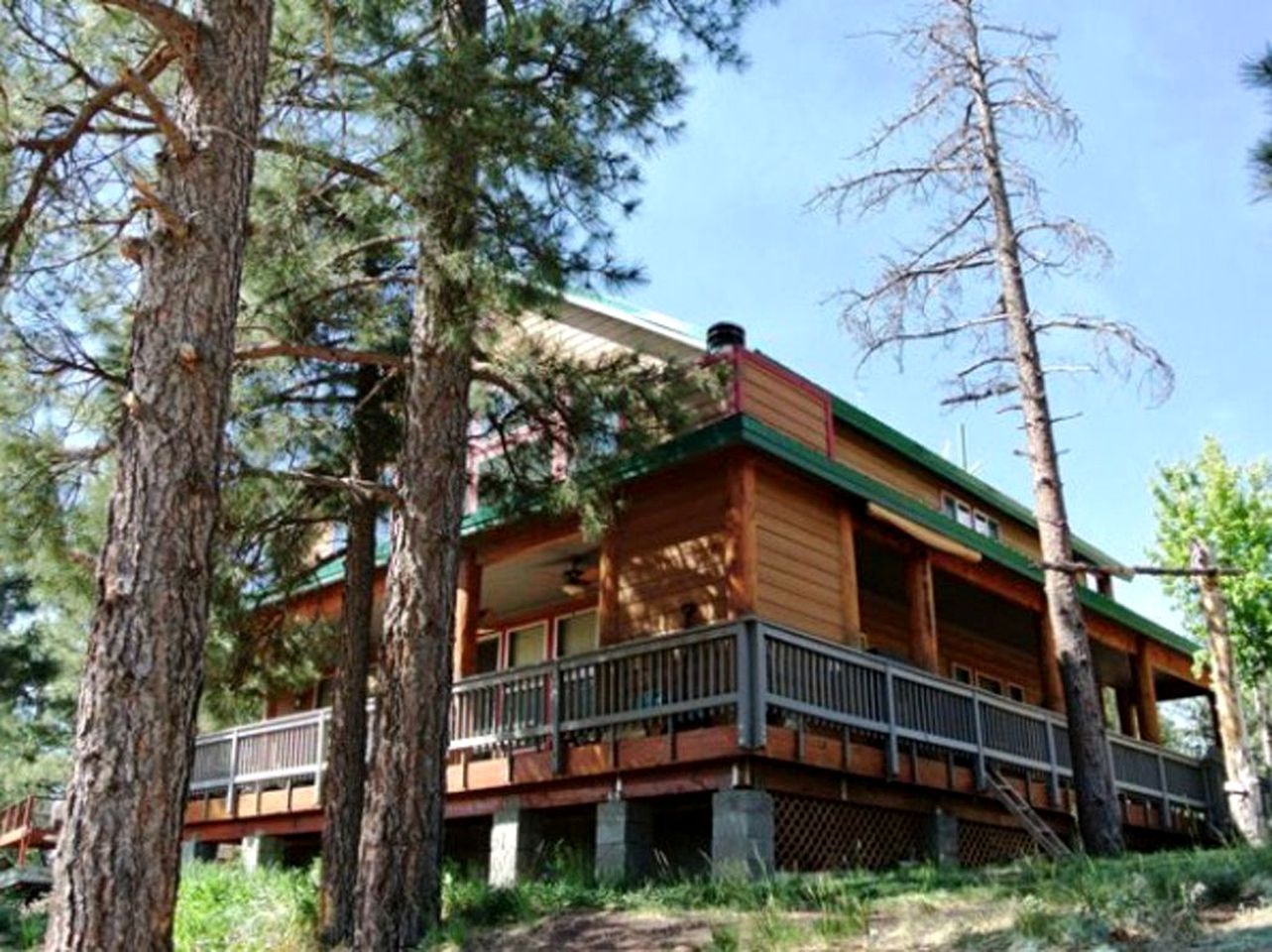 Group Cabin near the Grand Canyon