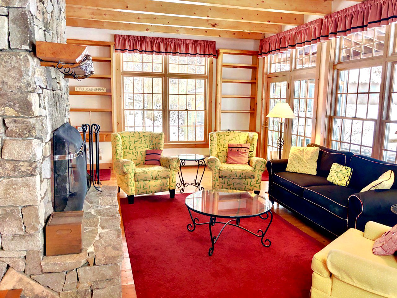 Gorgeous Lake Retreat Ideal for Getaways in the White Mountains
