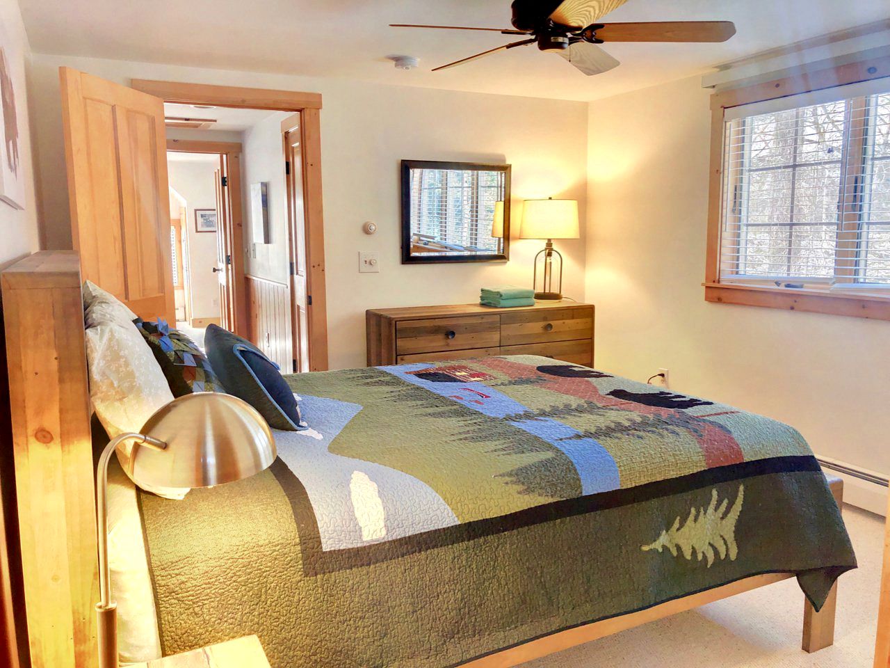 Gorgeous Lake Retreat Ideal for Getaways in the White Mountains