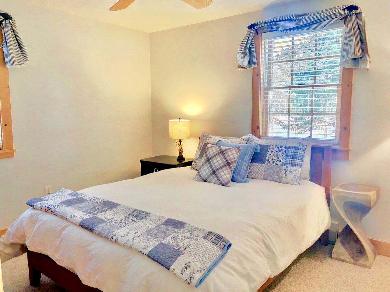 Gorgeous Lake Retreat Ideal for Getaways in the White Mountains