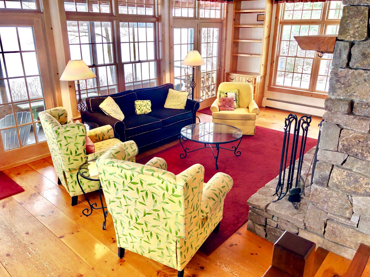 Gorgeous Lake Retreat Ideal for Getaways in the White Mountains