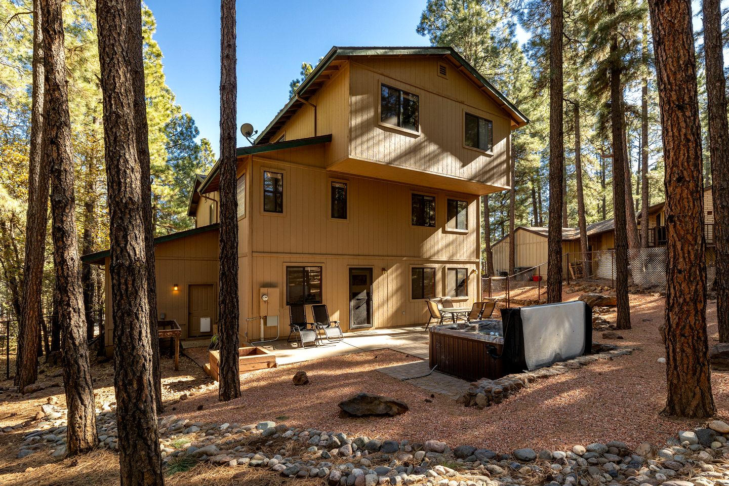 Whispering Pines Chalet in Flagstaff, AZ