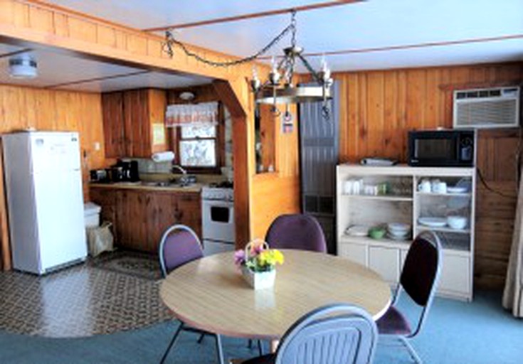 Cabins (Eagle River, Wisconsin, United States)