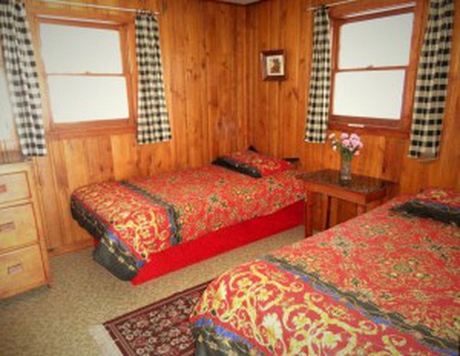 Cabins (Eagle River, Wisconsin, United States)