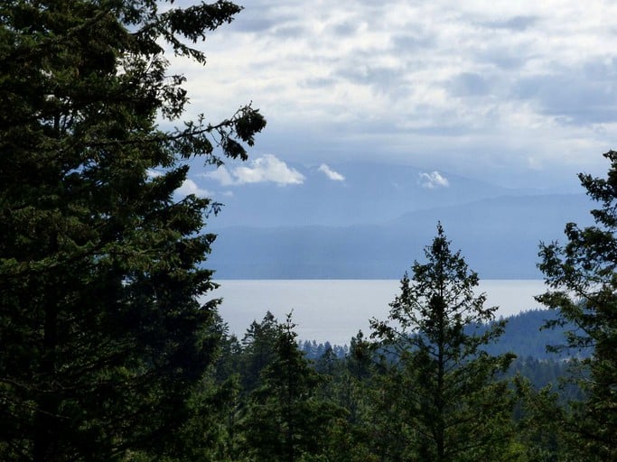 Cabins (Lakeside, Montana, United States)