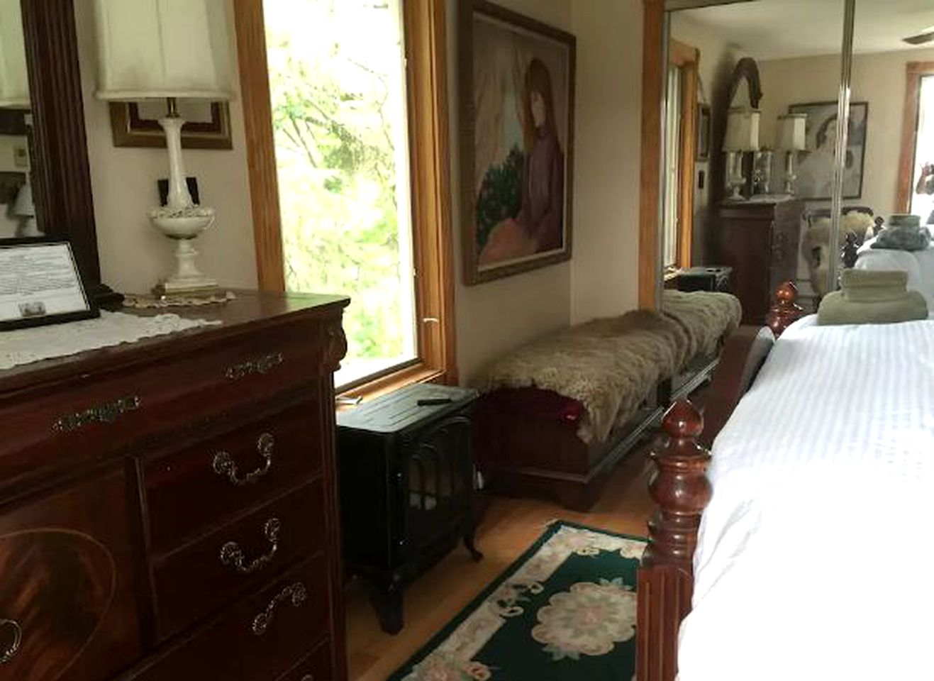 Cozy Farm Stay Room with Large Deck in Allentown, Pennsylvania