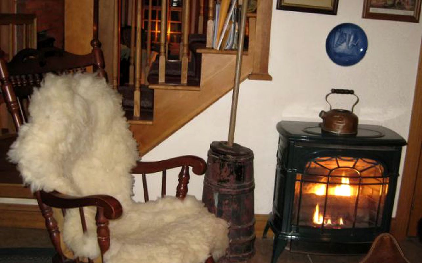 Cozy Farm Stay Room with Large Deck in Allentown, Pennsylvania