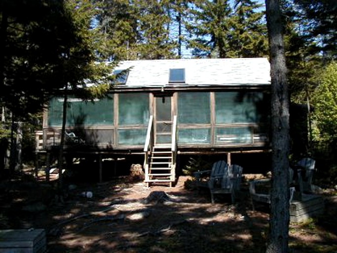Log Cabins (Friendship, Maine, United States)