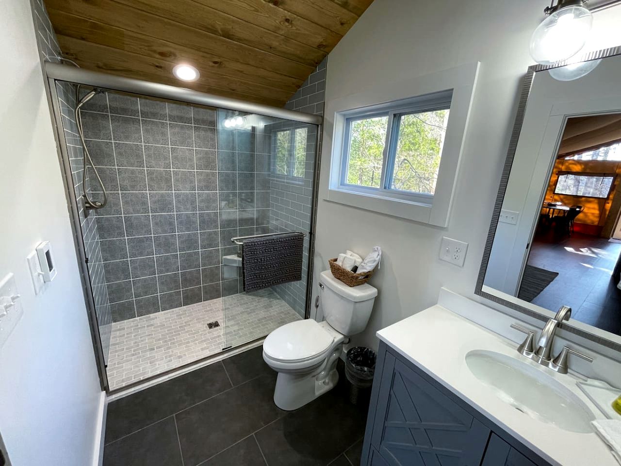 Luxury Safari Tent Near Great Smoky Mountains, Tennessee