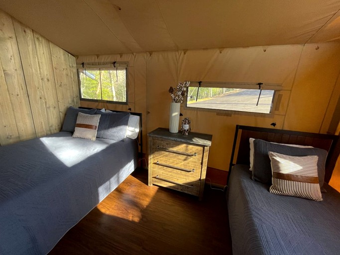 Tented Cabins (United States of America, Townsend, Tennessee)