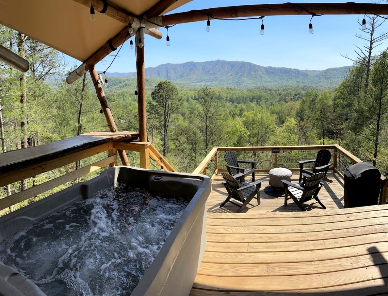 Luxury Safari Tent Near Great Smoky Mountains, Tennessee