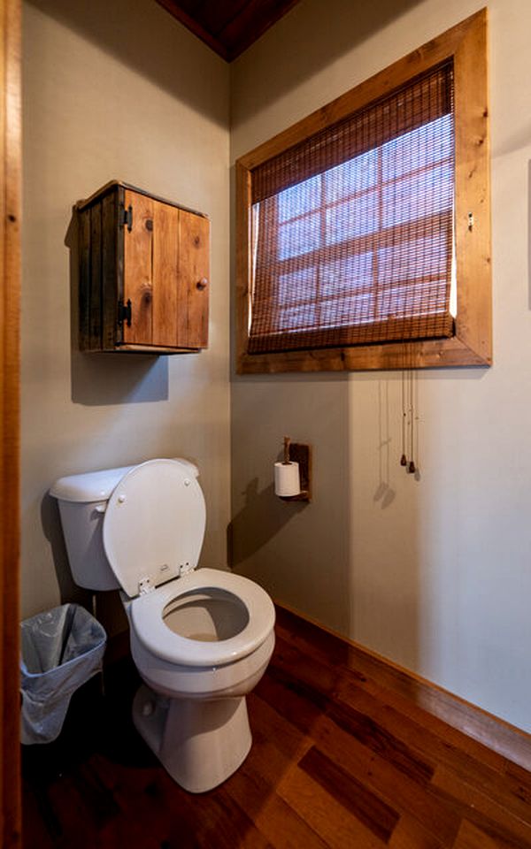 Lake Cabin Fully Equipped Ideal for Big Families in Topton, North Carolina