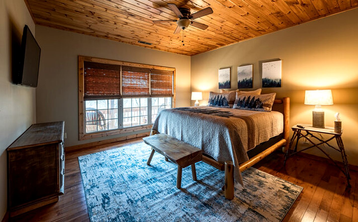 Lake Cabin Fully Equipped Ideal for Big Families in Topton, North Carolina