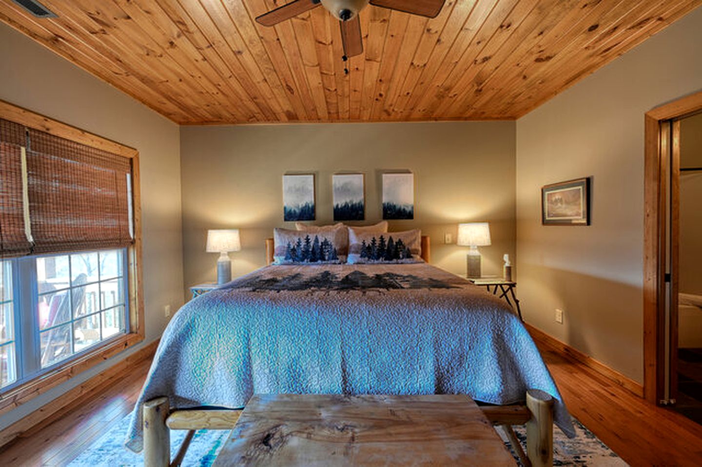 Lake Cabin Fully Equipped Ideal for Big Families in Topton, North Carolina