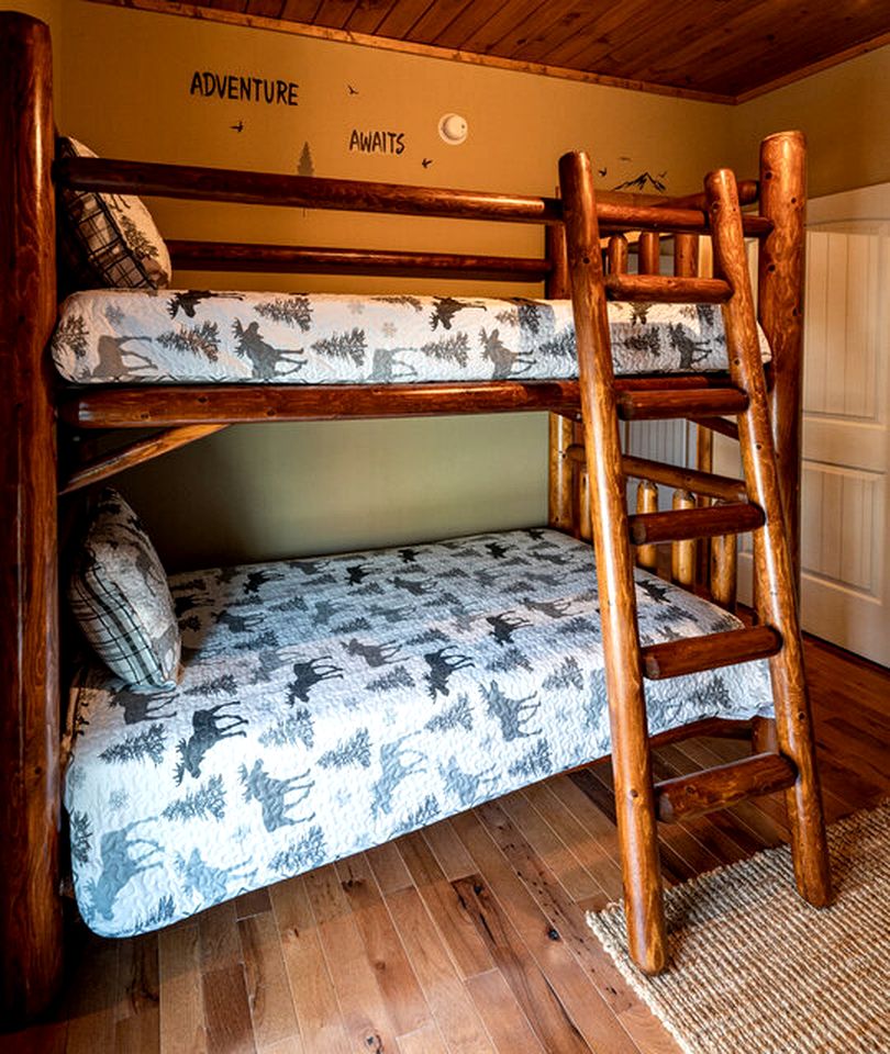 Lake Cabin Fully Equipped Ideal for Big Families in Topton, North Carolina