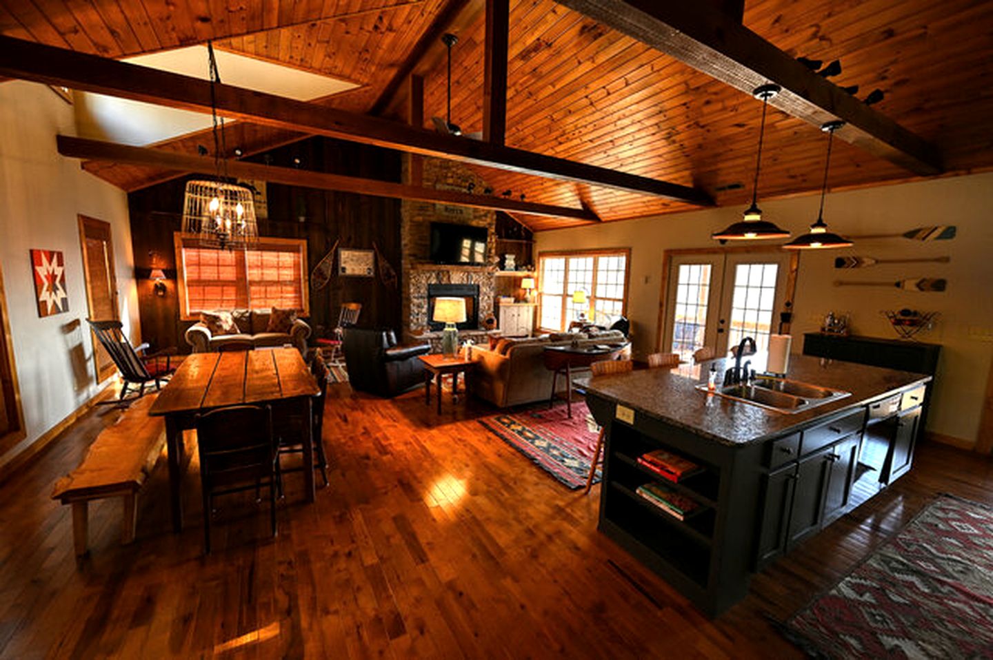 Lake Cabin Fully Equipped Ideal for Big Families in Topton, North Carolina