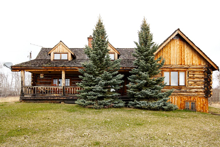 Log Cabins (One Hundred Mile House, British Columbia, Canada)