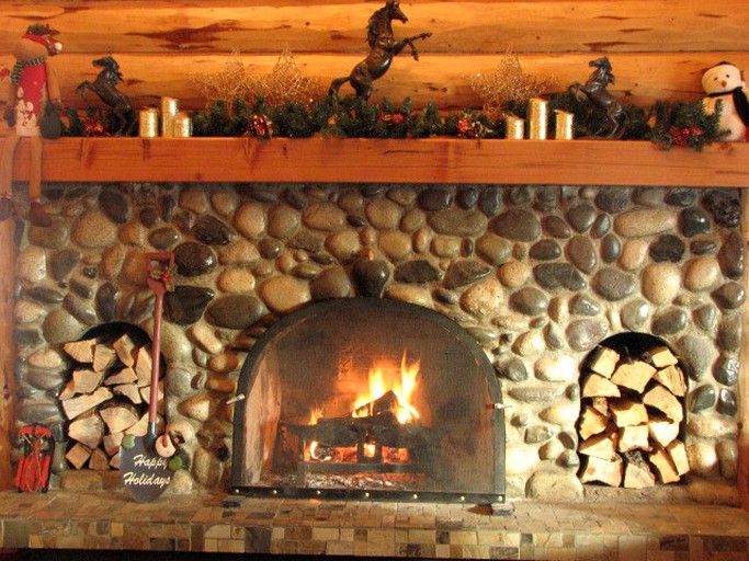 Log Cabins (One Hundred Mile House, British Columbia, Canada)