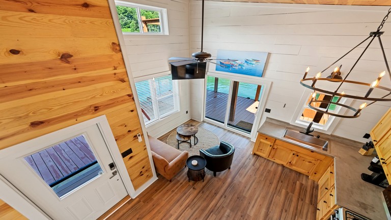 Floating Homes (United States of America, Almond, North Carolina)