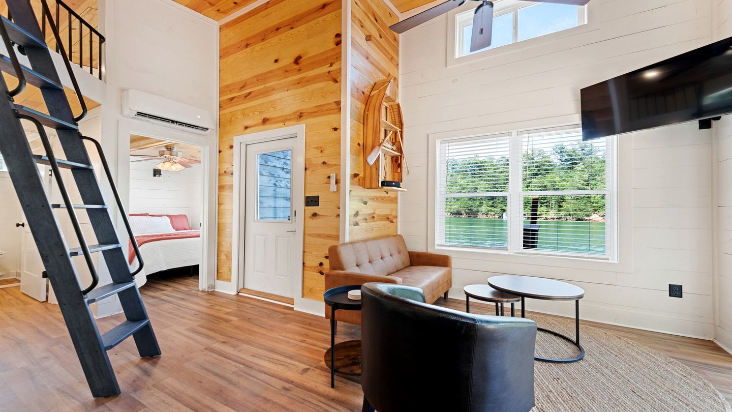 Amazing Off-Grid Floating Home with Gorgeous Views in Almond, North Carolina
