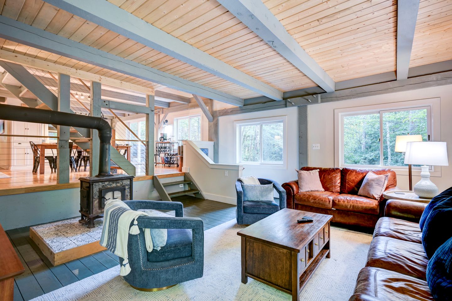 Forest Cabin Beautifully Design with Jacuzzi and Game Room in New Hampshire