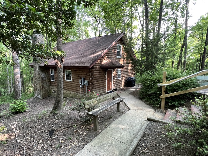Forest Cabin Moments from Stone Mountain, Cabins, Wilkes County, United