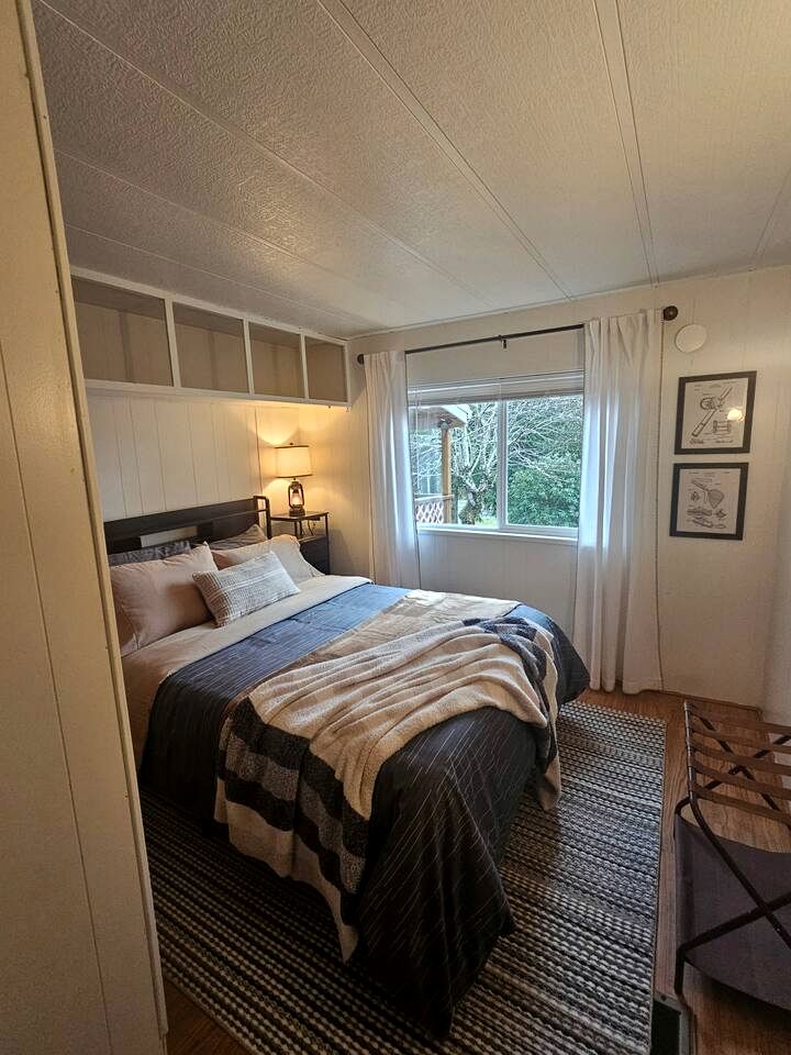 Secluded Forest Cabin Retreat Near Olympic Peninsula Coast | Near Sekiu, Washington