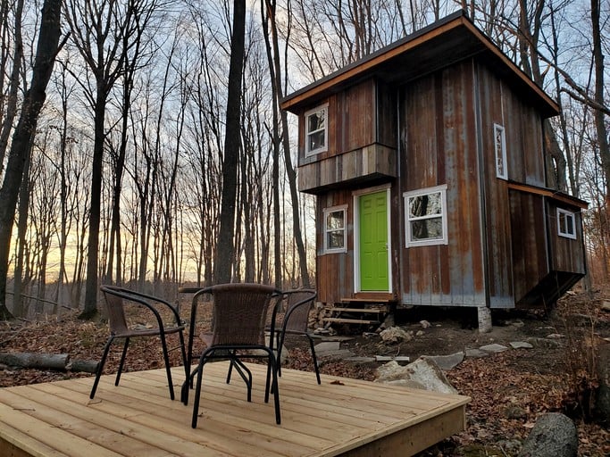 Vacation Rentals (Canada, --, --)