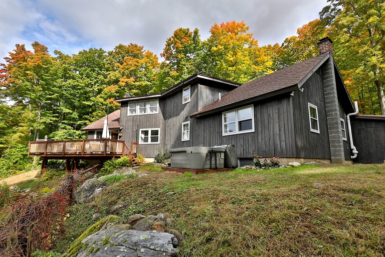 Impressive Cabin with Hot-tub and Fascinating Views in Mendon, Vermont