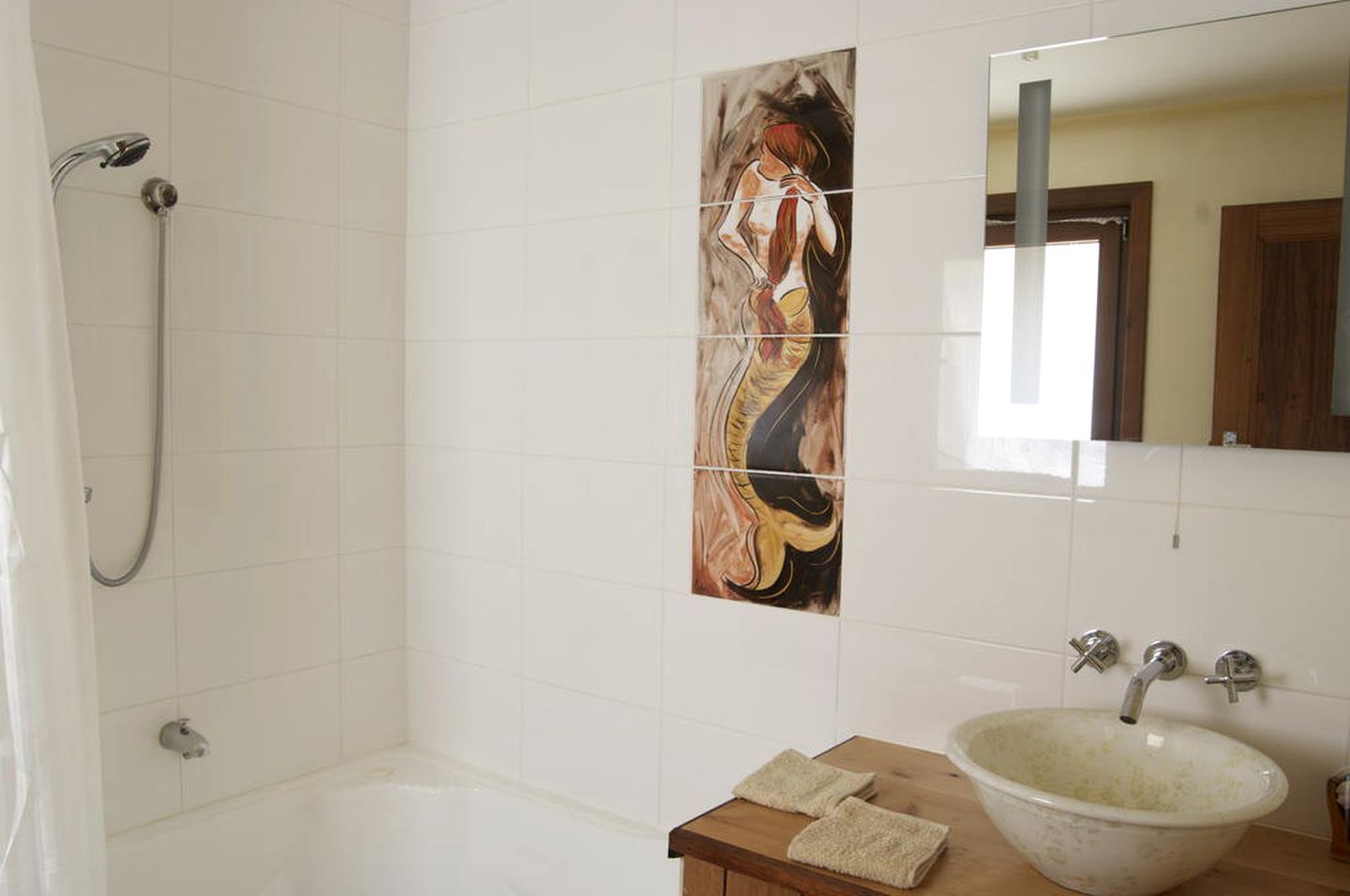 Romantic Suite at a Charming Bed and Breakfast near Deloraine, Tasmania