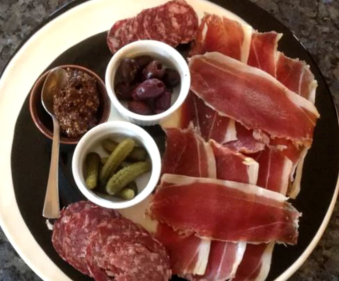 Cozy Bed and Breakfast Tucked Away in the Mountains of Northern Tasmania near Deloraine