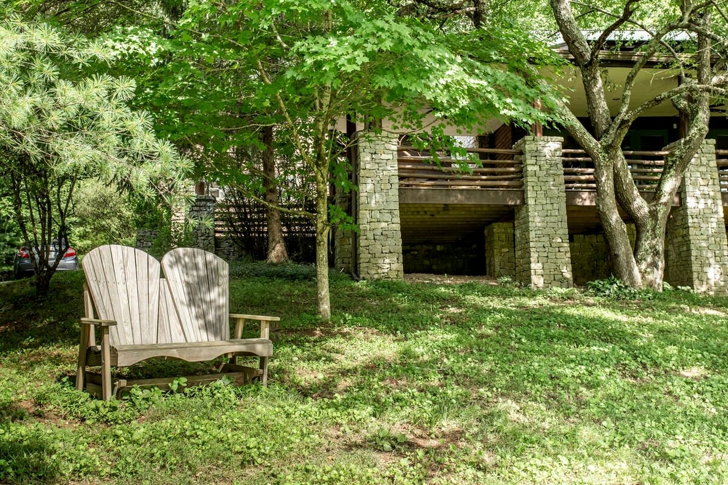 Beautiful Luminous Cabin with Deck and Indoor Spa Bath in Tennessee