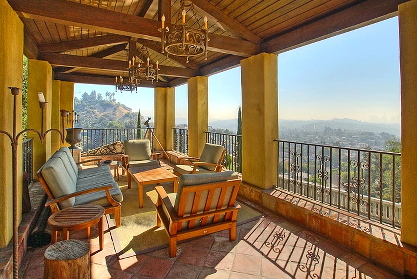 Luxury Villa near Los Angeles Glamping Hub