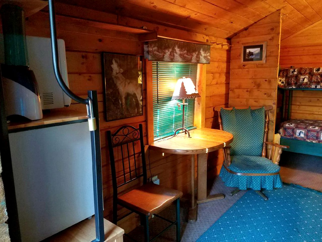 Cozy Log Cabin in the Wilderness of Alaska near Soldotna