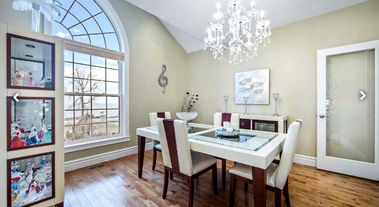 Spacious and Modern Cottage Rental on the Banks of Lake Ontario in Canada