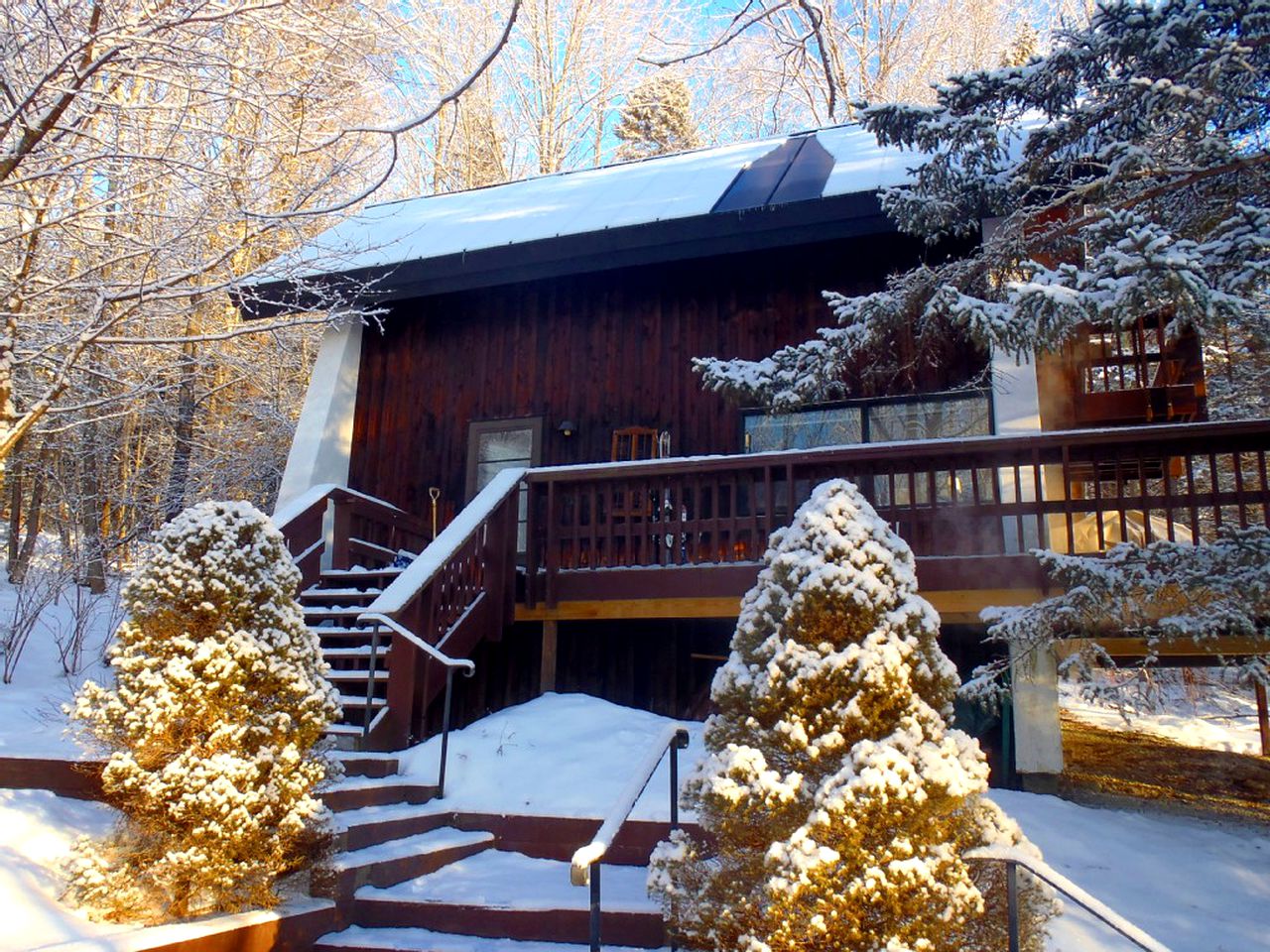 Cozy Cabin Rental with Fireplace near Killington Mountains in Vermont