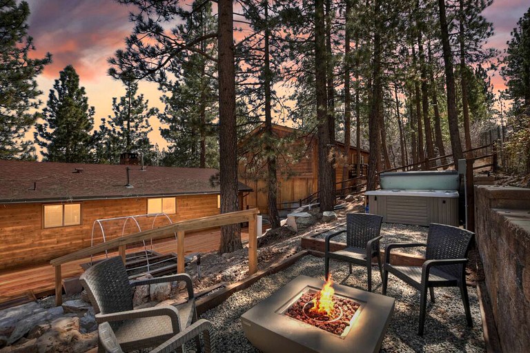 Cabins (United States of America, Big Bear Lake, California)