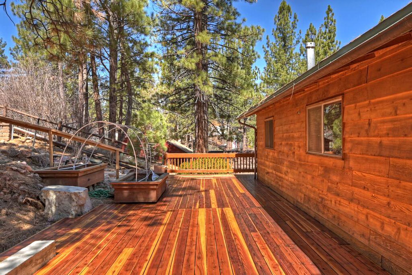 Wonderful Cabin with Amazing Outdoor Space Fantastic for Water Activities in Big Bear Lake, California