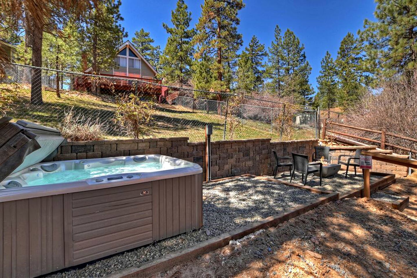 Wonderful Cabin with Amazing Outdoor Space Fantastic for Water Activities in Big Bear Lake, California
